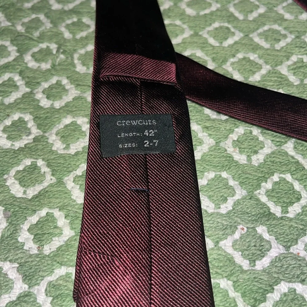Crewcuts 100% silk tie blue with solid pattern length 42